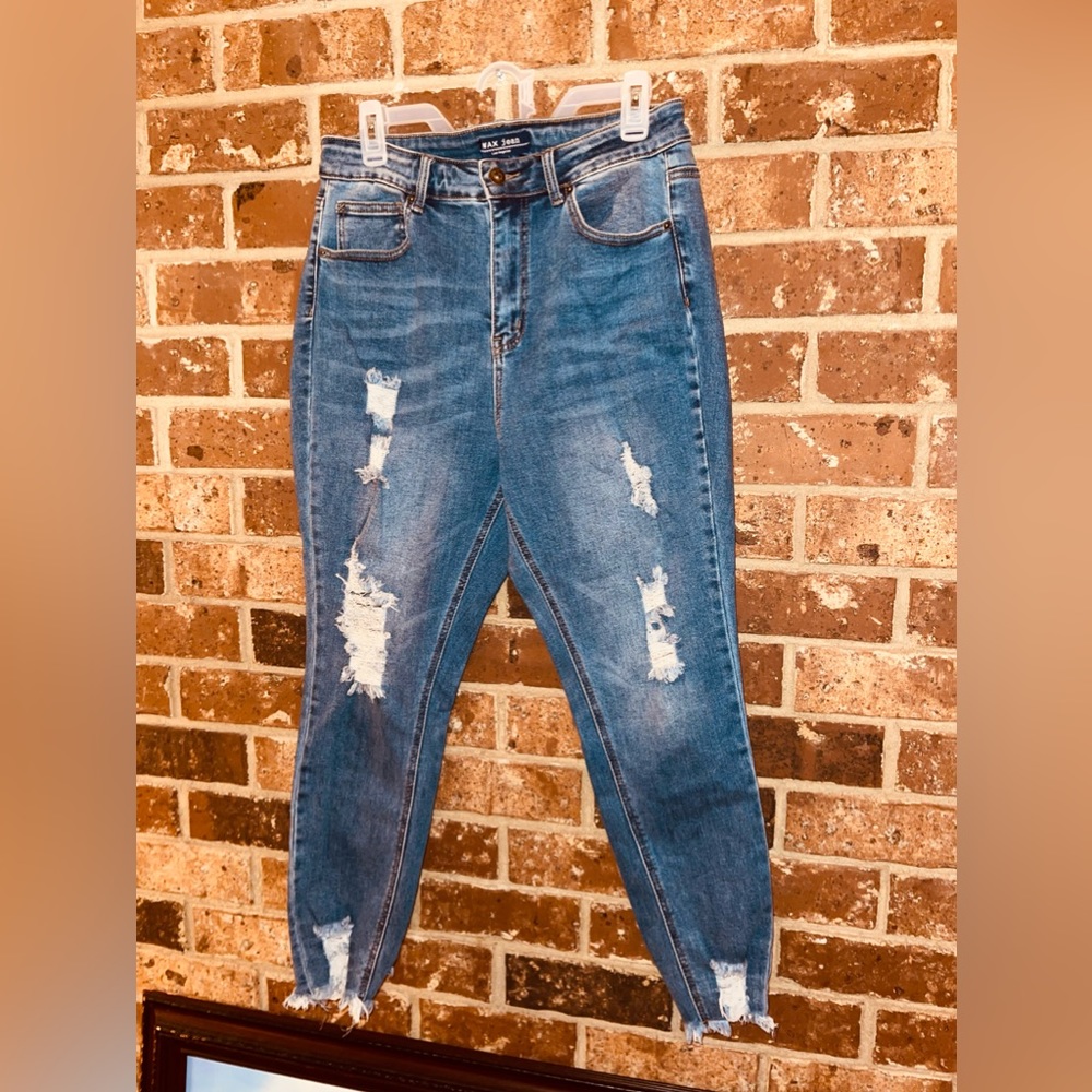 Distressed Skinny Jeans